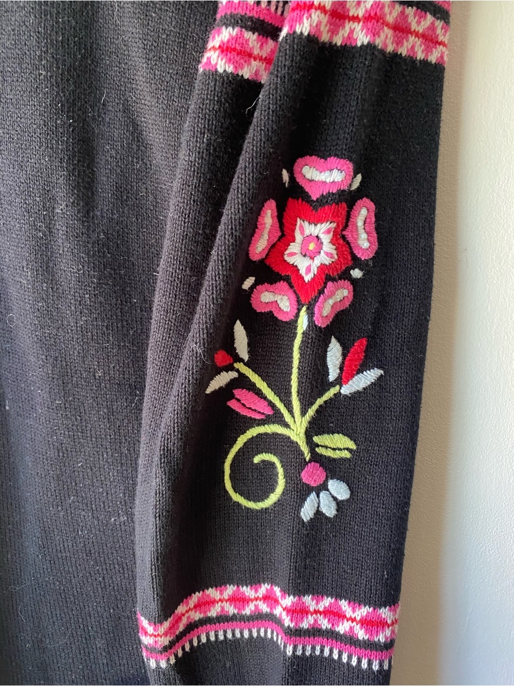 Hanna Andersson Black Pullover Sweater with Pink Embroidered Detail - Picture 3 of 4